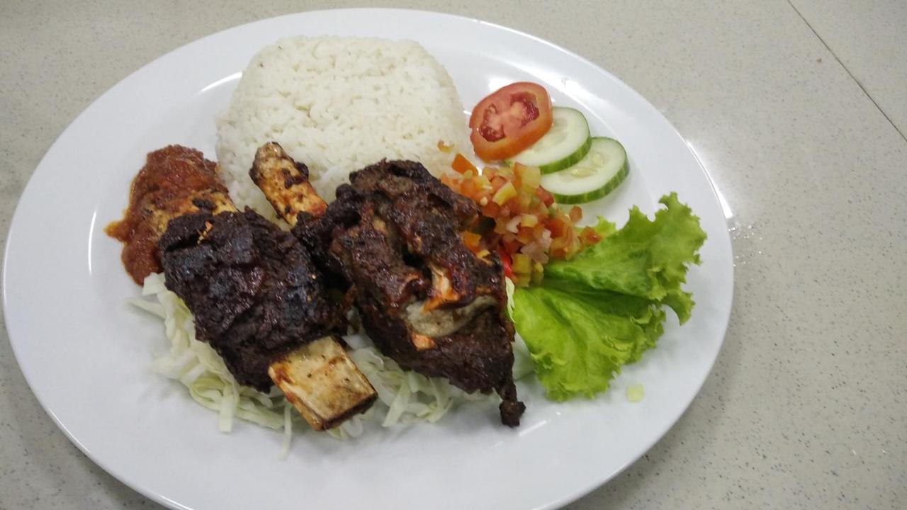 Anjo Maumere Hotel & Restaurant Ngoại thất bức ảnh