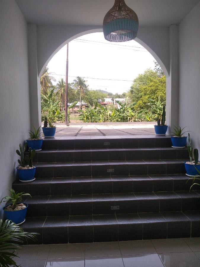 Anjo Maumere Hotel & Restaurant Ngoại thất bức ảnh